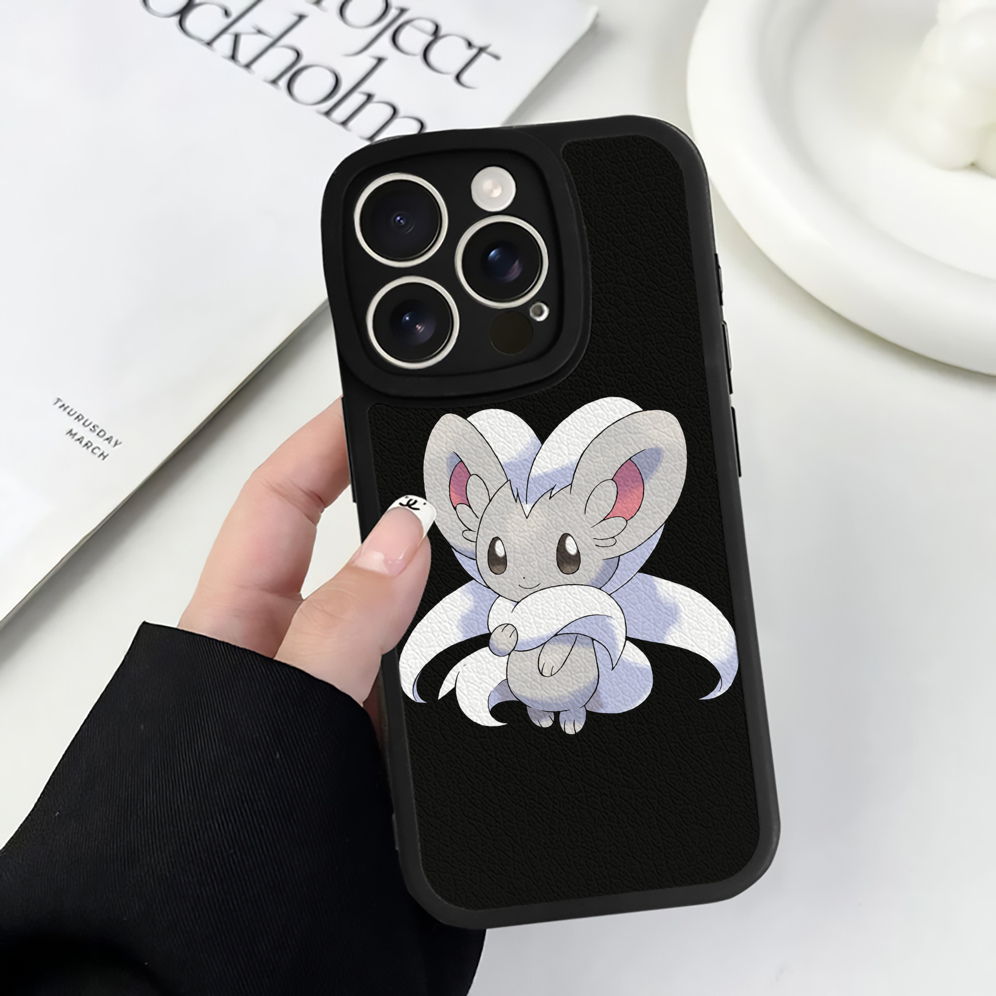 （画像用） ポケットモンスター Pokémon 【iPhone 16シリーズ対応】シリコンスマホケース（レザー調） 材質：シリコン